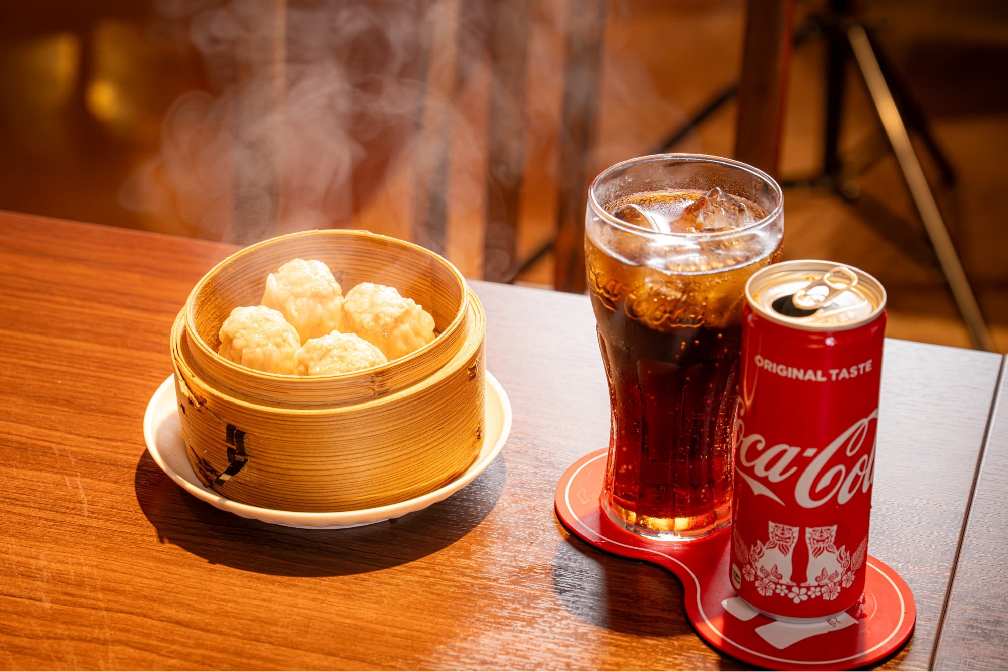 キビまる豚の脂の旨味を包んだ、熱々の焼売